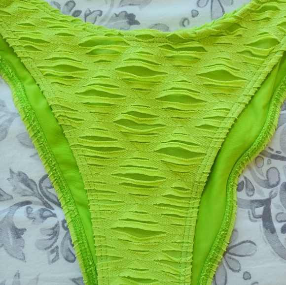 SHEIN 2 Piece Bikini Set - Picture 4 of 12